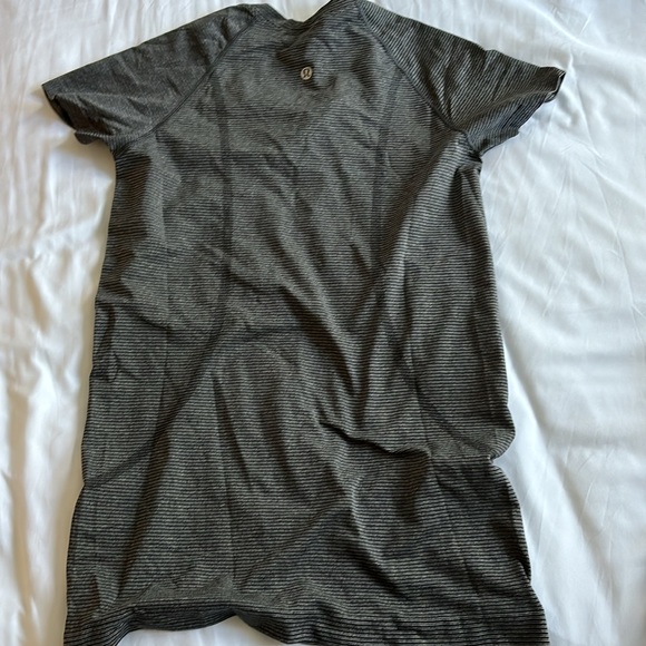 Lululemon Switfly Tech Short Sleeve Shirt - Picture 3 of 3